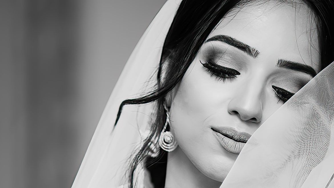 What Is Bridal Highlighting & Contouring And How To Apply